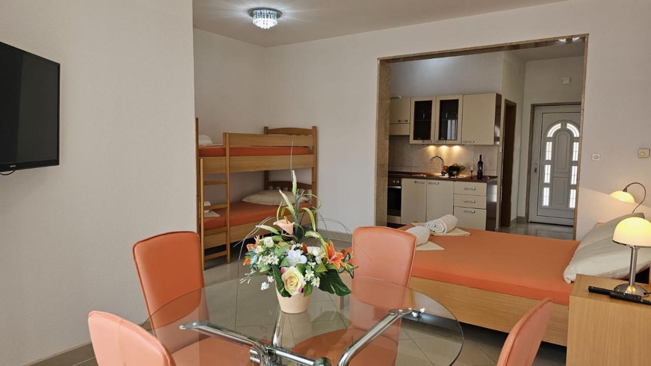 Apartmani Barnjak โตรกีร์ ภายนอก รูปภาพ