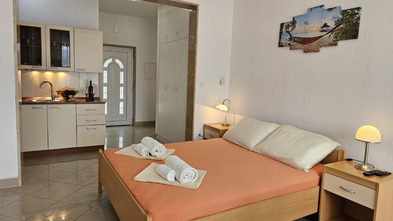 Apartmani Barnjak โตรกีร์ ภายนอก รูปภาพ