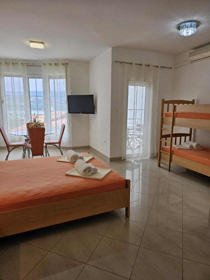 Apartmani Barnjak โตรกีร์ ภายนอก รูปภาพ