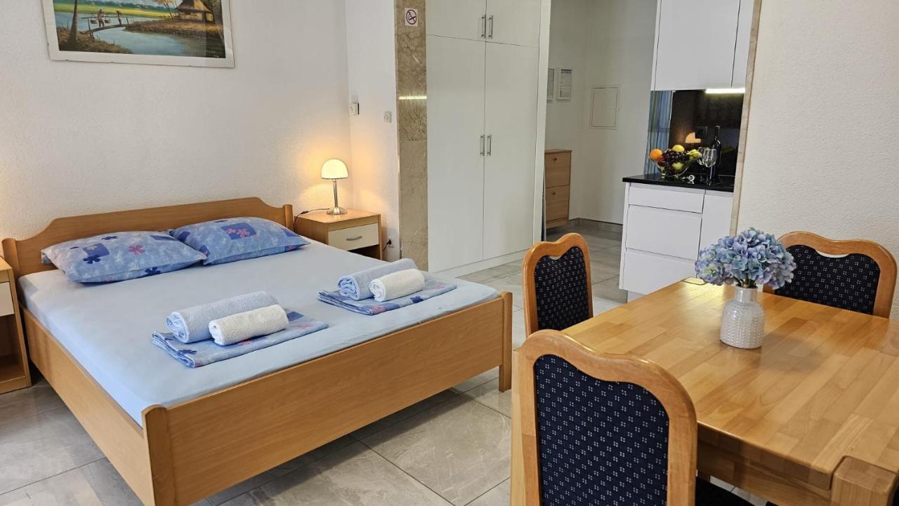 Apartmani Barnjak โตรกีร์ ภายนอก รูปภาพ