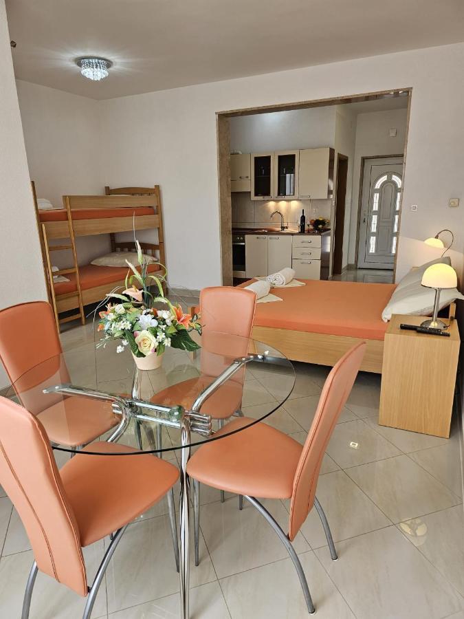 Apartmani Barnjak โตรกีร์ ภายนอก รูปภาพ