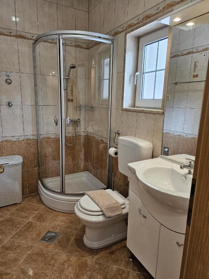 Apartmani Barnjak โตรกีร์ ภายนอก รูปภาพ