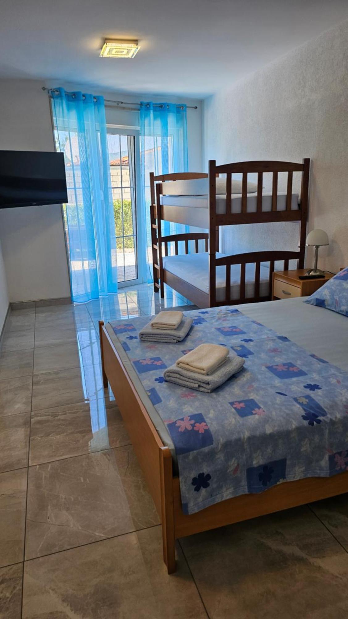 Apartmani Barnjak โตรกีร์ ภายนอก รูปภาพ