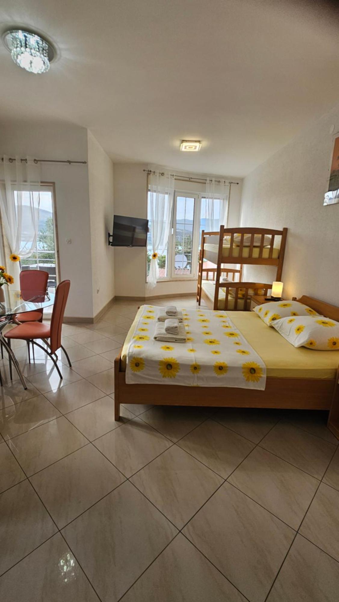 Apartmani Barnjak โตรกีร์ ภายนอก รูปภาพ