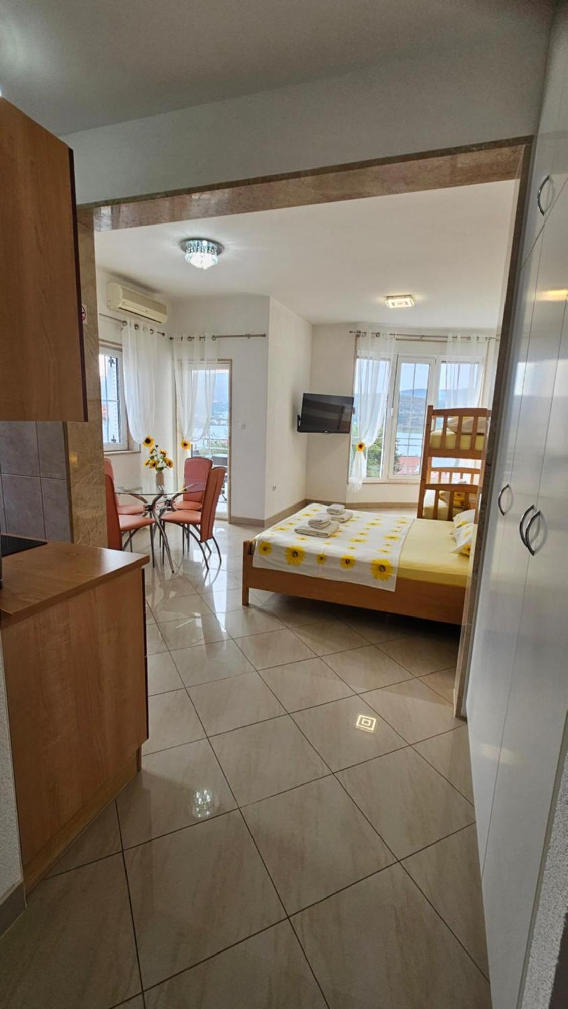 Apartmani Barnjak โตรกีร์ ภายนอก รูปภาพ